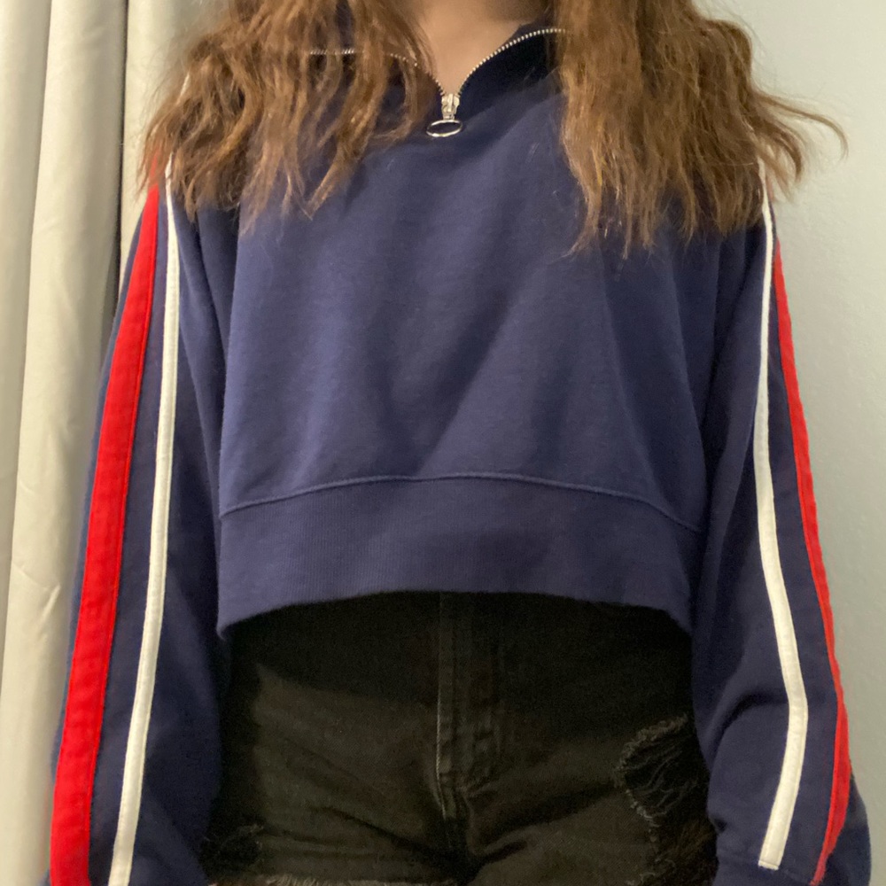 Navy blue cropped half zip sweatshirt M